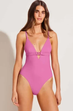Vitamin A Luxe Link One Piece Bubblegum Relux